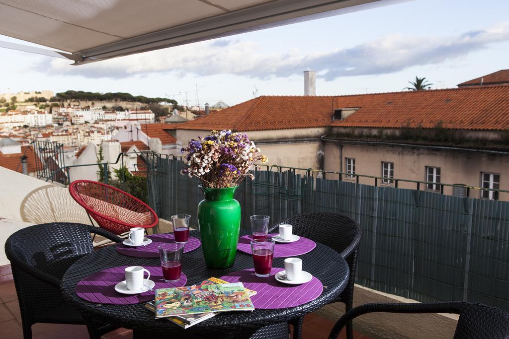 Apartment Terrace View In Chiado *